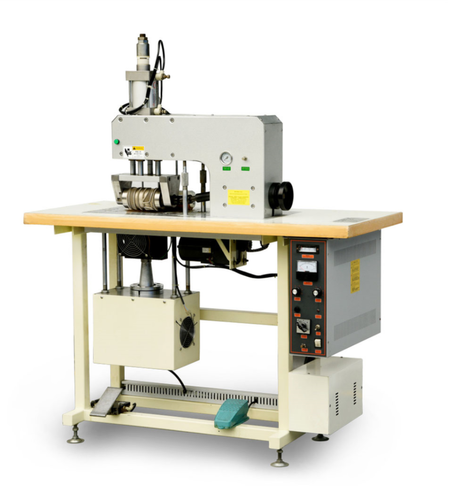 Máquina de encaje ultrasónico