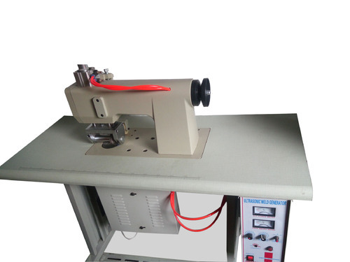 Máquina de corte y cosido automático de bolsas - La línea de corte y cosido  automático de bolsas de polipropileno tejido es para cortar y coser la bolsa.